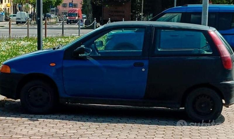 Usata Fiat Punto 1999 Blu Utilitaria