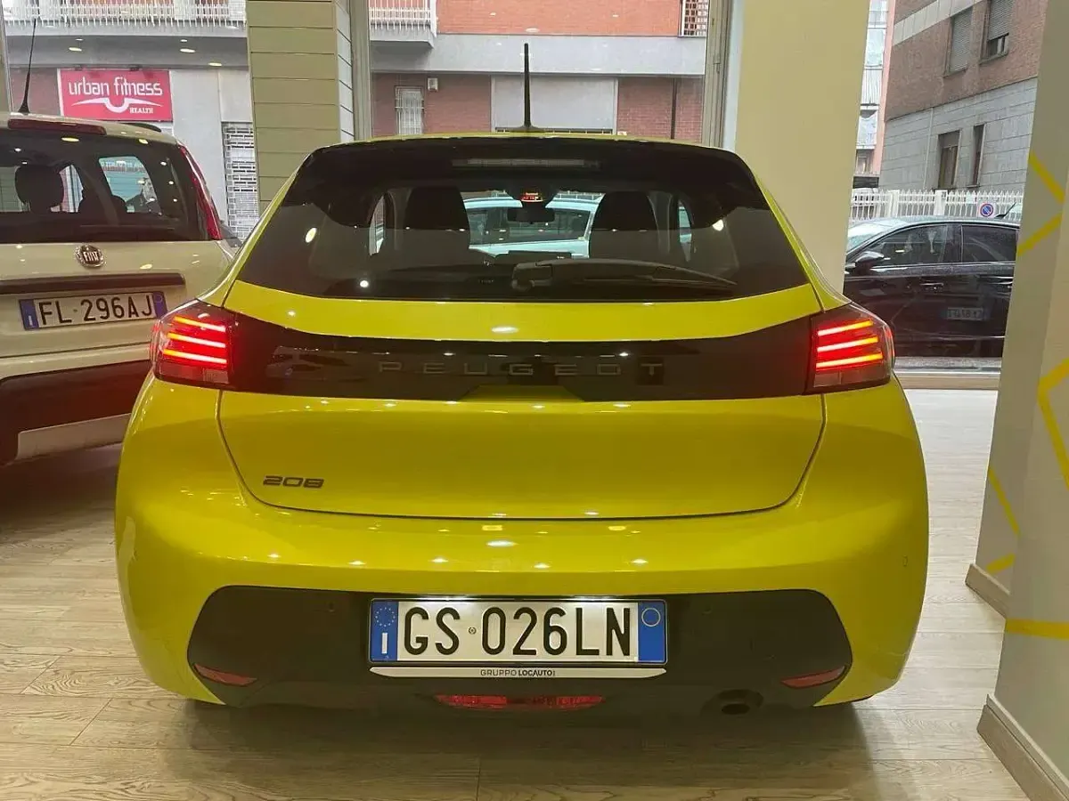 Usata Peugeot 208 75 CV (55 kW) 2023 Giallo Utilitaria