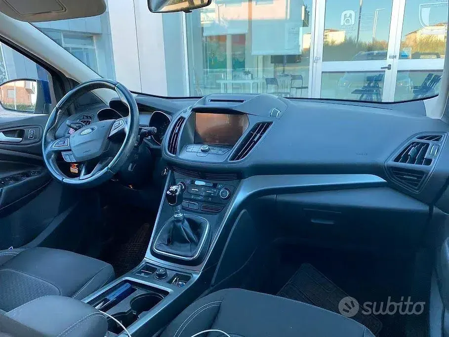 Usata Ford Kuga 120 CV (88 kW) 2017 Bluazzurro SUV