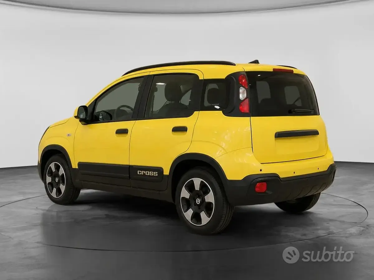 Nuova Fiat Panda Cross Cross 65 CV (47 kW) 2026 Giallo Utilitaria