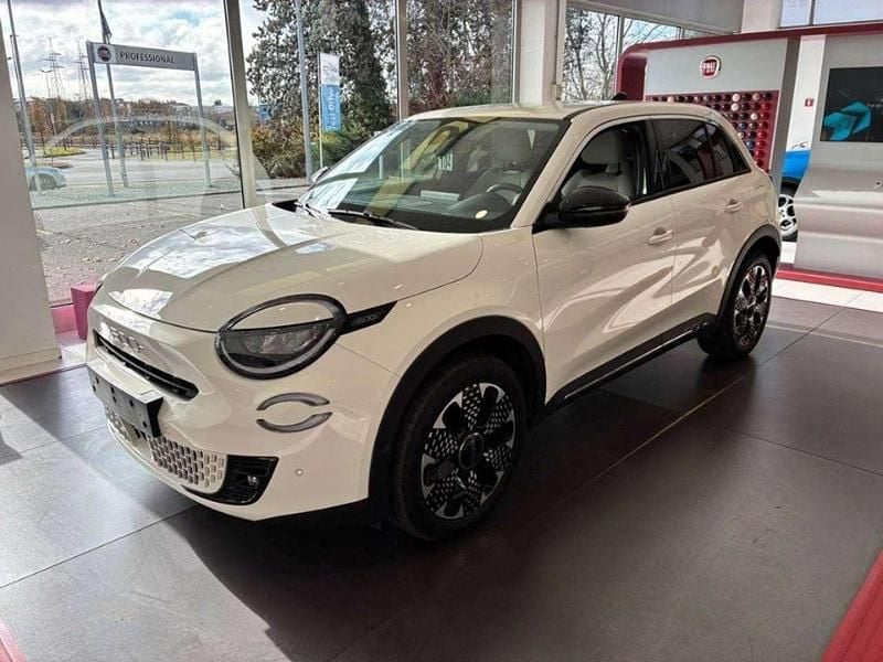 Bianco Usata 2025 Fiat 600 La Prima SUV | 17.950 € (Super prezzo) - Immagine 1/4