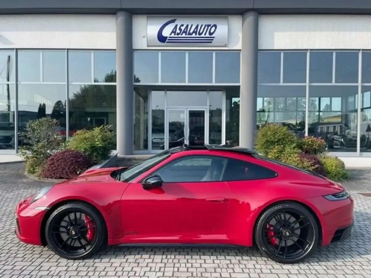 Usata Porsche 911 Carrera GTS 480 CV (353 kW) 2022 Rosso carminio Coupé