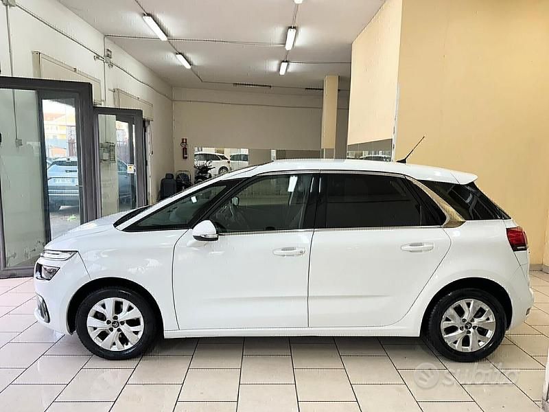 Begagnad Citroën C4 Picasso 120 HK (88 kW) 2018 Vit Minibuss