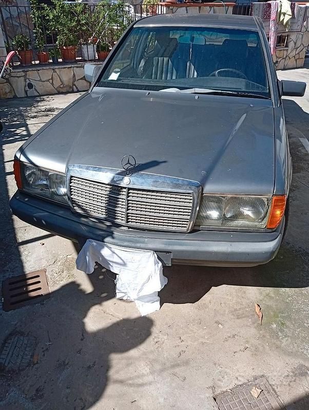 Marrone Usata 1990 Mercedes 190 Tre volumi | 5600 € - Immagine 1/4