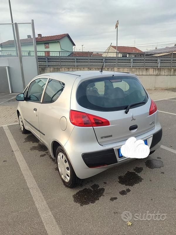 Usata Mitsubishi Colt Inform 75 CV (55 kW) 2007 Grigio Utilitaria
