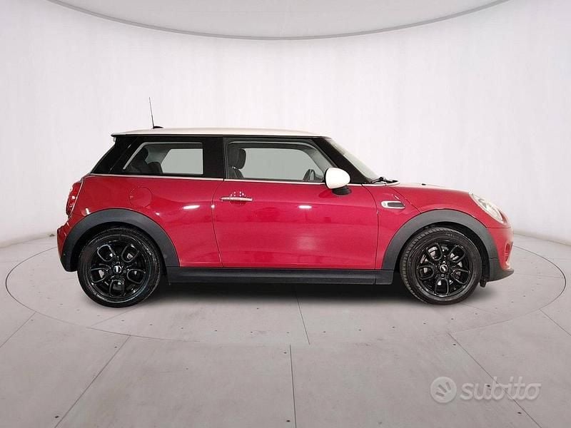Occasion Mini Cooper D 116 ch (85 kW) 2018 Rouge Citadine