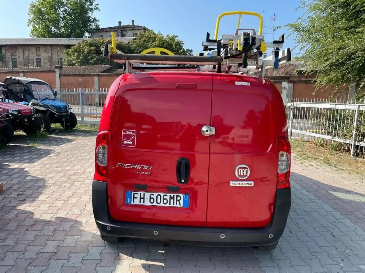 Usata Fiat Fiorino 95 CV (69 kW) 2017 Rosso pastello Monovolume