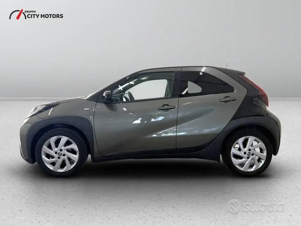 Usata Toyota Aygo X Trend 72 CV (52 kW) 2022 Nero SUV