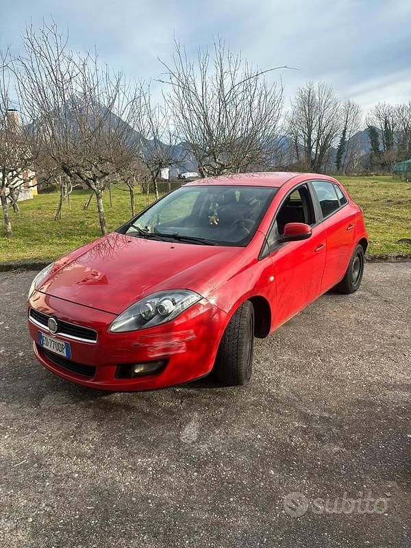 Rosso Usata 2010 Fiat Bravo Due volumi | 2000 € (Buon prezzo) - Immagine 1/4