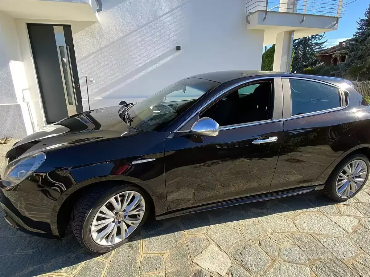 Usata Alfa Romeo Giulietta 120 CV (88 kW) 2013 Nero Utilitaria
