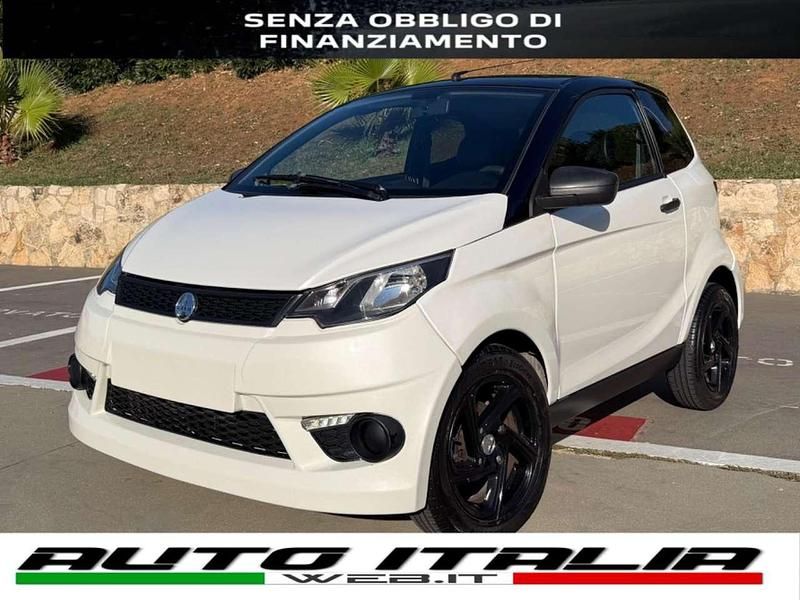 Bianco perla Usata 2018 Aixam City Due volumi | 8390 € (Buon prezzo) - Immagine 1/4