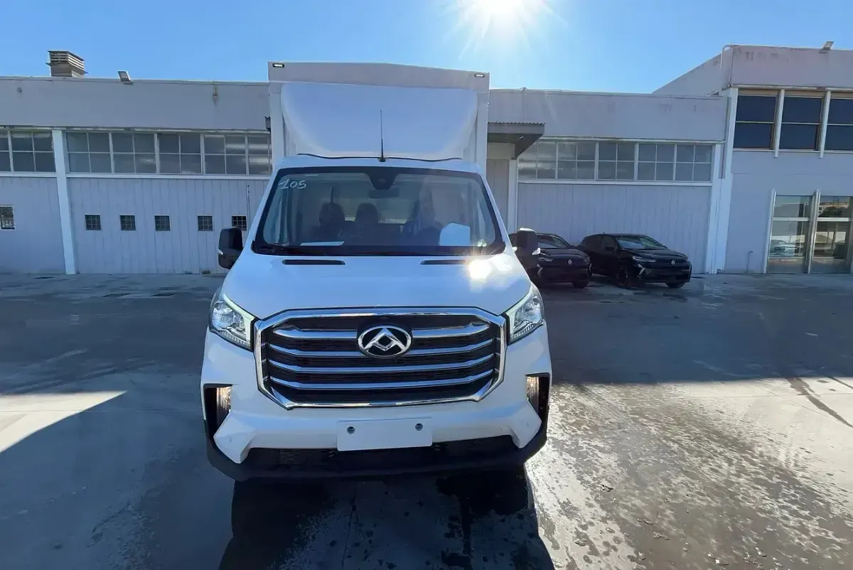 Nuova Maxus V90 150 CV (110 kW) 2025 Bianco Furgone