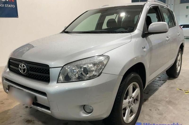 Argento Usata 2006 Toyota RAV4 SUV | 9700 € (Molto cara) - Immagine 1/4