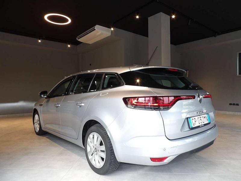 Usata Renault Mégane IV Techno 116 CV (85 kW) 2023 Argento Station wagon