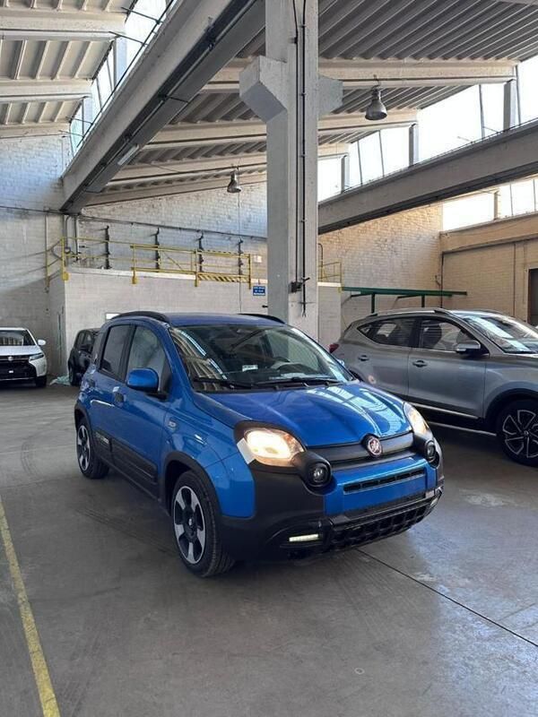Usata Fiat Panda S 70 CV (51 kW) 2024 Azzurro metallizzato Utilitaria