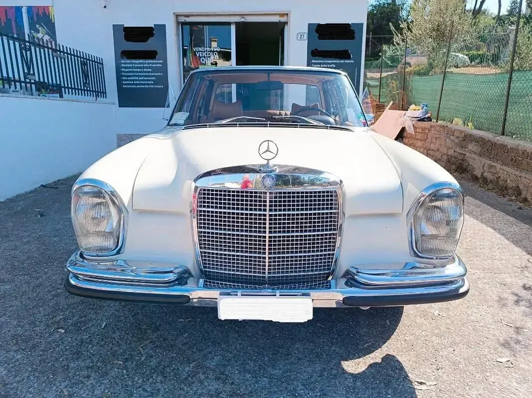 Usata Mercedes S280 156 CV (114 kW) 1969 Bianco Berlina