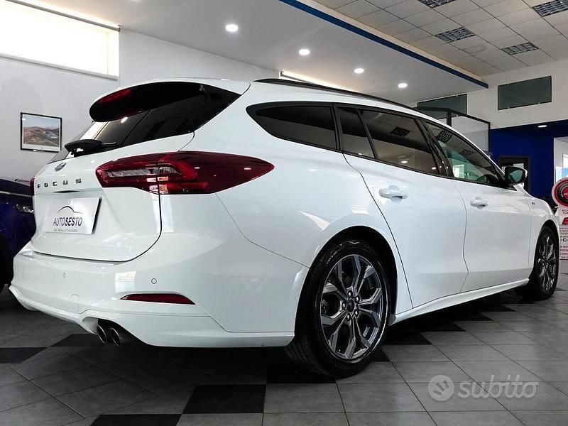 Usata Ford Focus ST-Line 115 CV (84 kW) 2024 Bianco Station wagon