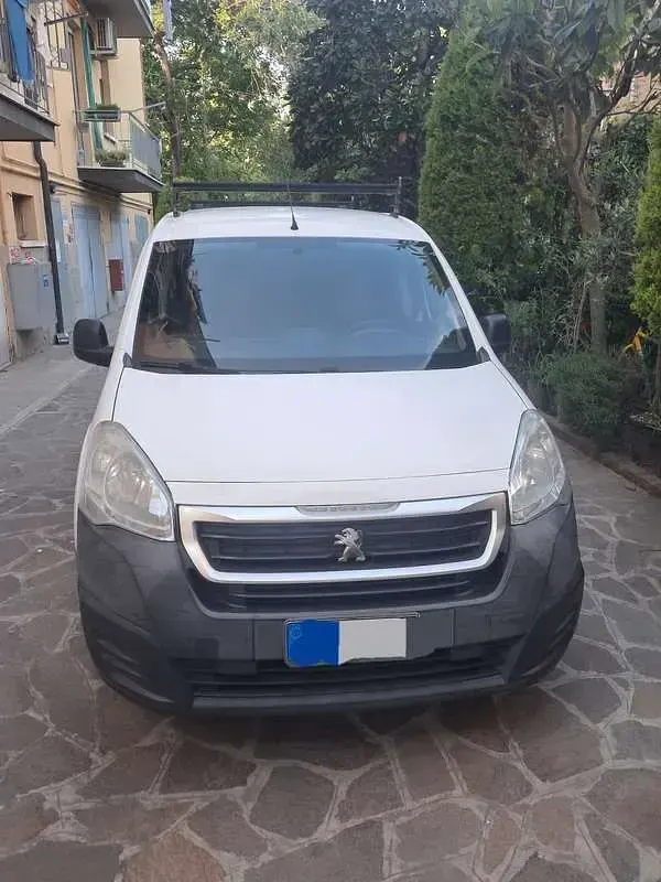 Usata Peugeot TePee Outdoor 99 CV (72 kW) 2016 Station wagon