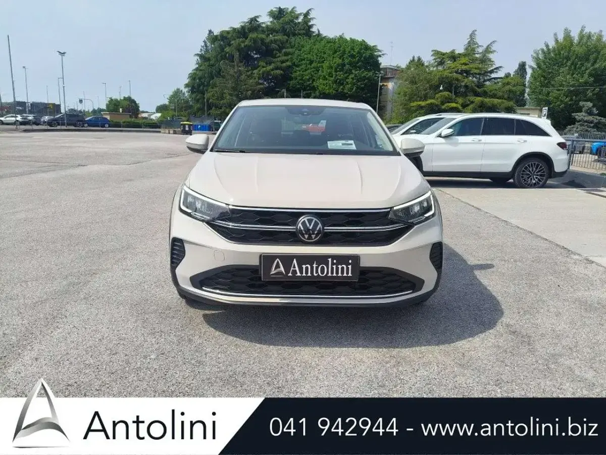 Usata VW Taigo Life 110 CV (80 kW) 2024 Beige SUV