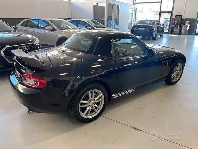 Usata Mazda MX5 126 CV (92 kW) 2011 Nero Cabrio
