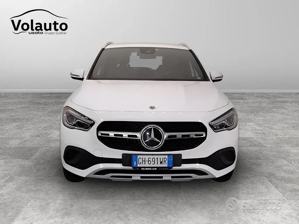 Usata Mercedes GLA180 116 CV (85 kW) 2022 Bianco SUV