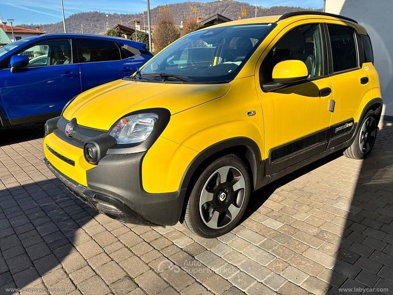 Nuova Fiat Panda Cross Cross 69 CV (50 kW) 2025 Giallo Utilitaria