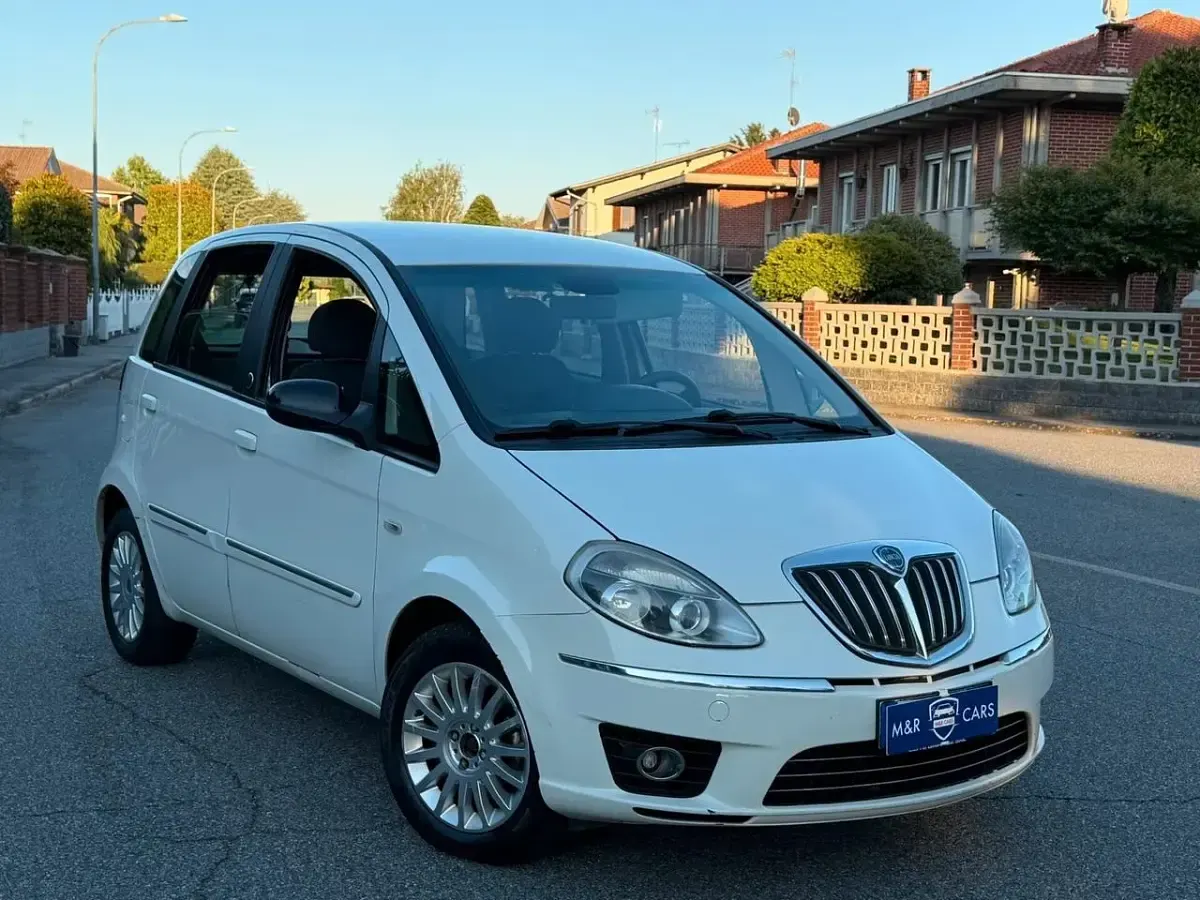 Usata Lancia Musa Gold 77 CV (56 kW) 2012 Monovolume