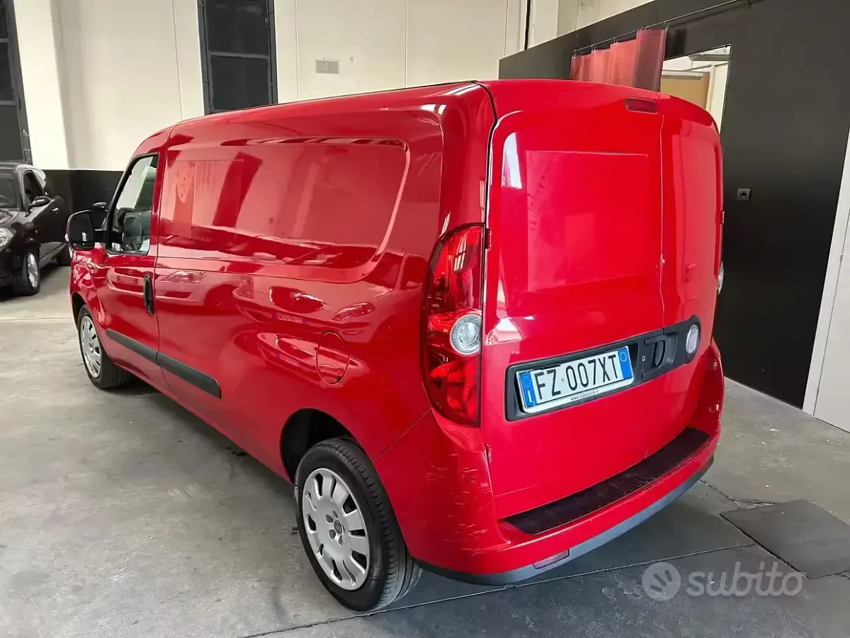 Usata Fiat Doblò Dynamic 120 CV (88 kW) 2012 Rosso Monovolume
