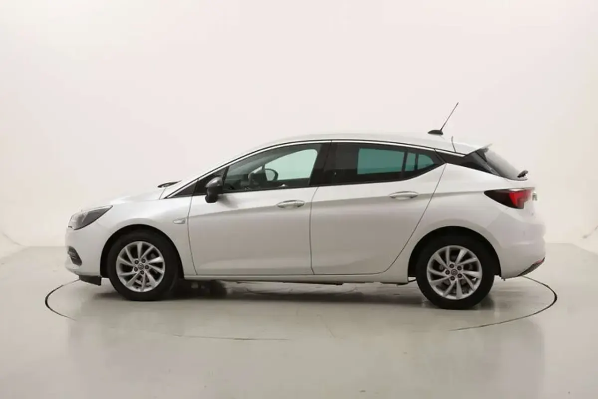 Usata Opel Astra Business Elegance 122 CV (89 kW) 2021 Argento Berlina