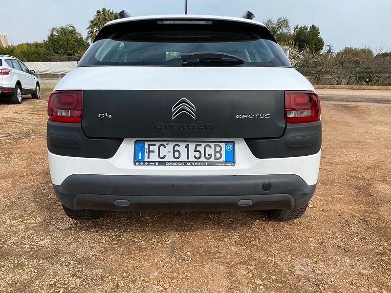 Usata Citroën C4 Shine 100 CV (73 kW) 2016 Bianco SUV