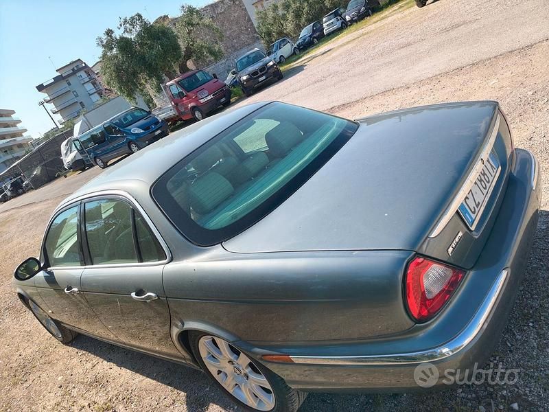 Usata Jaguar XJ Executive 207 CV (152 kW) 2006 Grigio Berlina