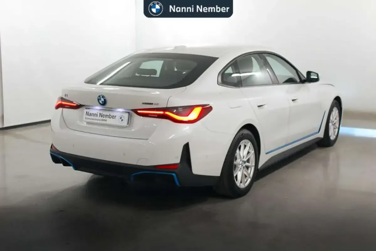 Usata BMW i4 Sport Line 250 kW (340 CV) 2022 Bianco Berlina