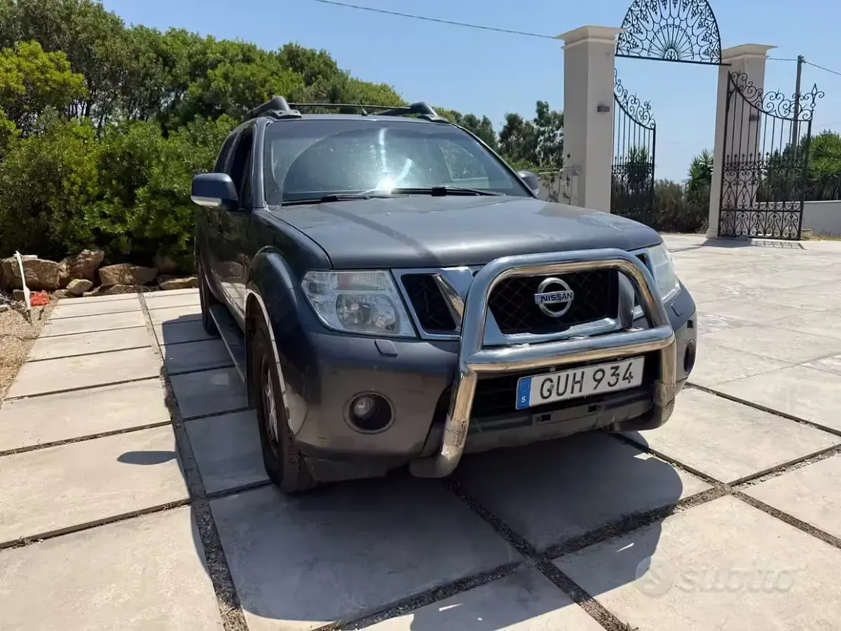 Usata Nissan Navara 190 CV (139 kW) 2011 Pick-up