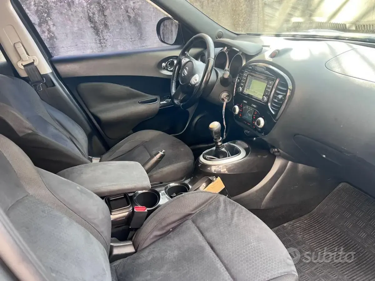 Usata Nissan Juke Tekna 110 CV (80 kW) 2014 Grigio SUV