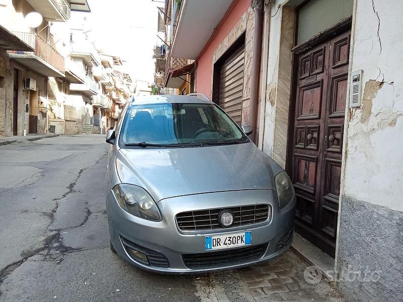Begagnad Fiat Croma 120 HK (88 kW) 2008 Grå Kombi