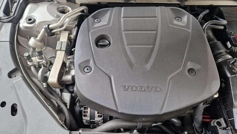 Usata Volvo S90 Momentum 190 CV (139 kW) 2017 Berlina