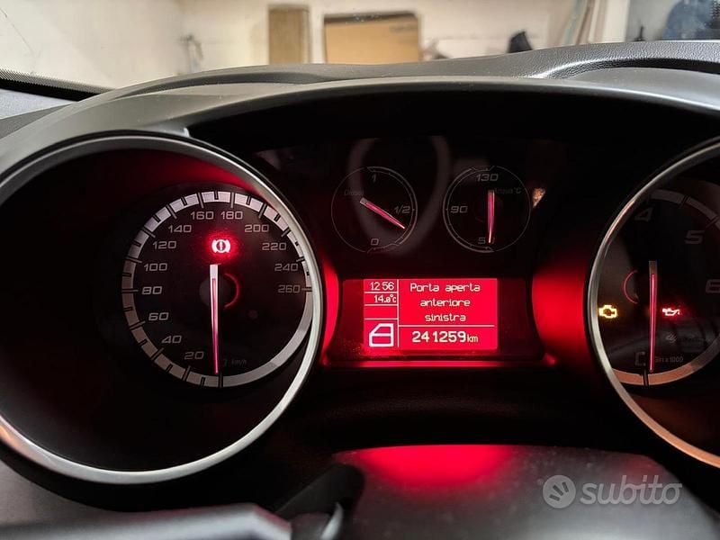 Usata Alfa Romeo Giulietta 105 CV (77 kW) 2012 Utilitaria