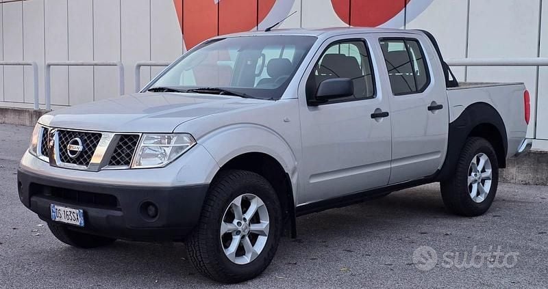 Usata Nissan Navara XE 171 CV (125 kW) 2008 Grigio Pick-up