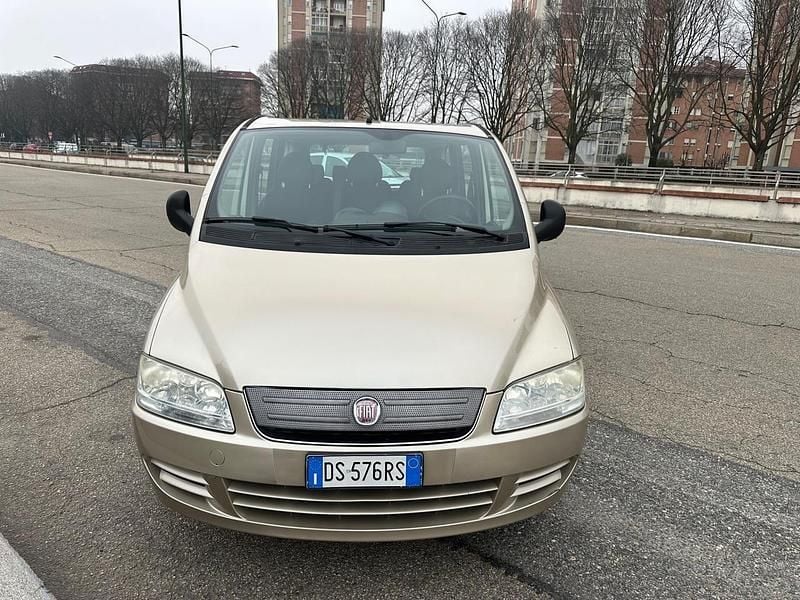 Usata Fiat Multipla 103 CV (75 kW) 2009 Oro Monovolume