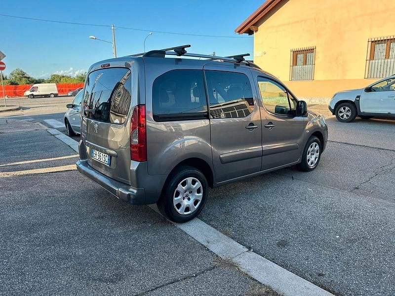 Usata Peugeot Partner Tepee Comfort 90 CV (66 kW) 2009 Argento Monovolume