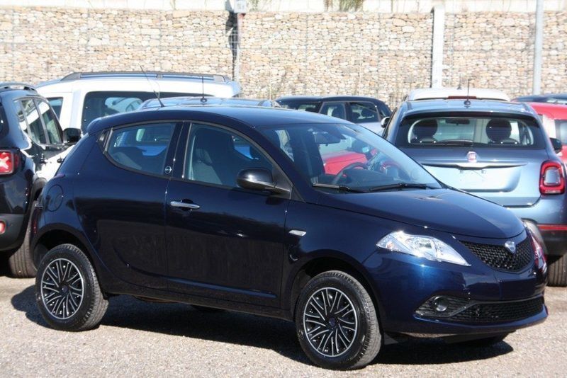 Lancia ypsilon 2002