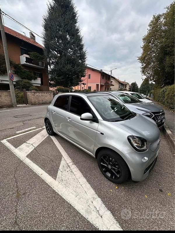 Usata Smart ForFour Prime 71 CV (52 kW) 2015 Grigio Utilitaria