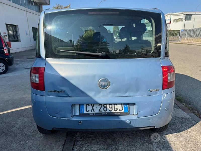 Usata Fiat Multipla 103 CV (75 kW) 2005 Grigio Monovolume