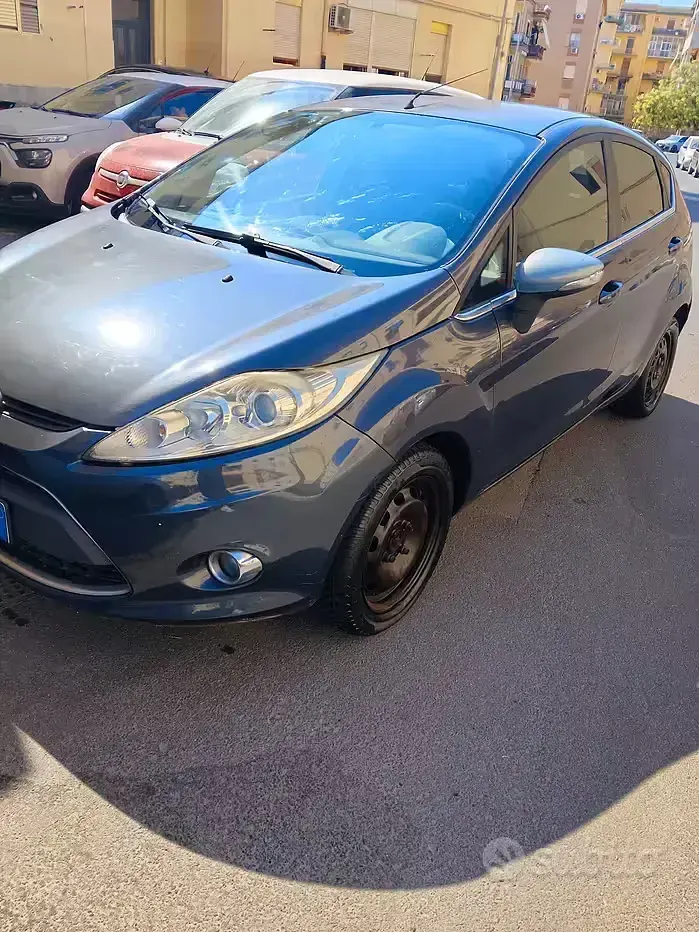 Usata Ford Fiesta 80 CV (58 kW) 2010 Berlina