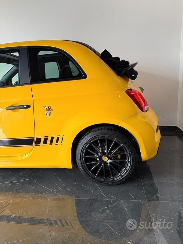 Usata Abarth 595C Competizione 180 CV (132 kW) 2021 Giallo Cabrio