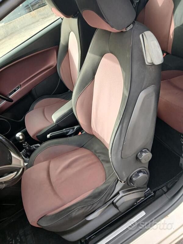 Usata Alfa Romeo MiTo Distinctive 120 CV (88 kW) 2009 Oro Utilitaria