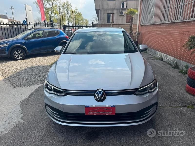 Usata VW Golf VIII Life 150 CV (110 kW) 2023 Grigio Berlina