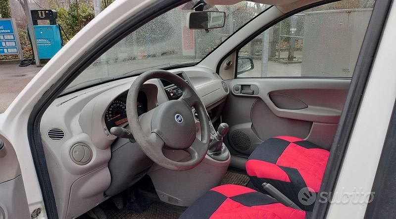 Usata Fiat Panda 54 CV (39 kW) 2005 Bianco Utilitaria