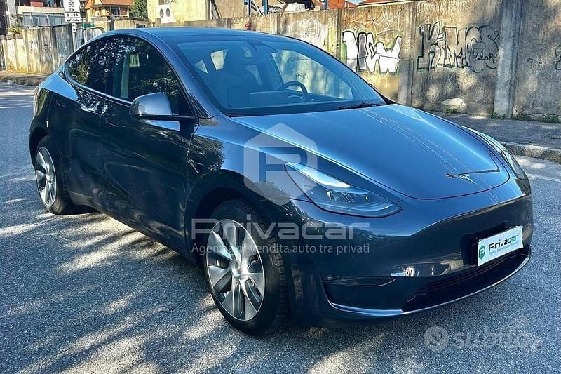 Usata Tesla Model Y Long Range AWD 378 kW (514 CV) 2022 Grigio SUV
