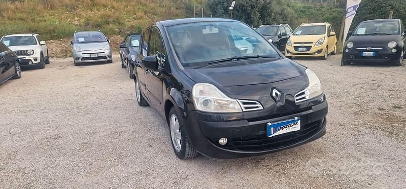 Usata Renault Modus 85 CV (62 kW) 2009 Nero Monovolume